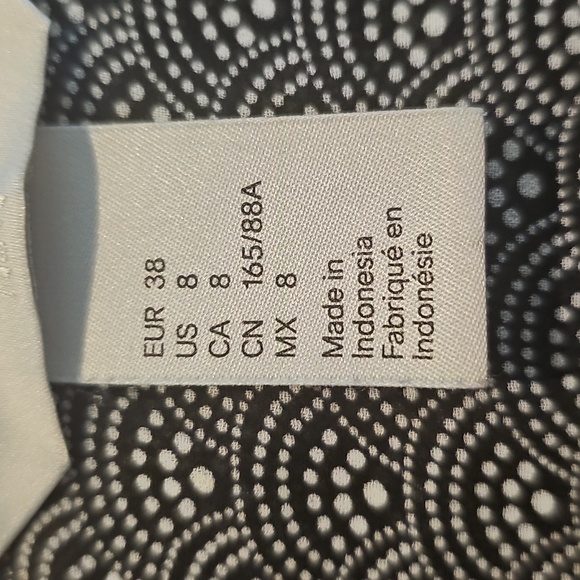 H&M Black Plunge Neck Bishop Sleeve Dress - Picture 8 of 9